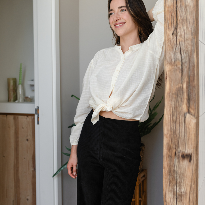 Eva – dámské manšestrové kalhoty – Černá – fotografie 4