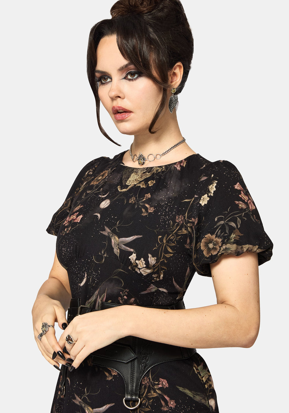 Dorota – černé midi šaty – fotografie 2
