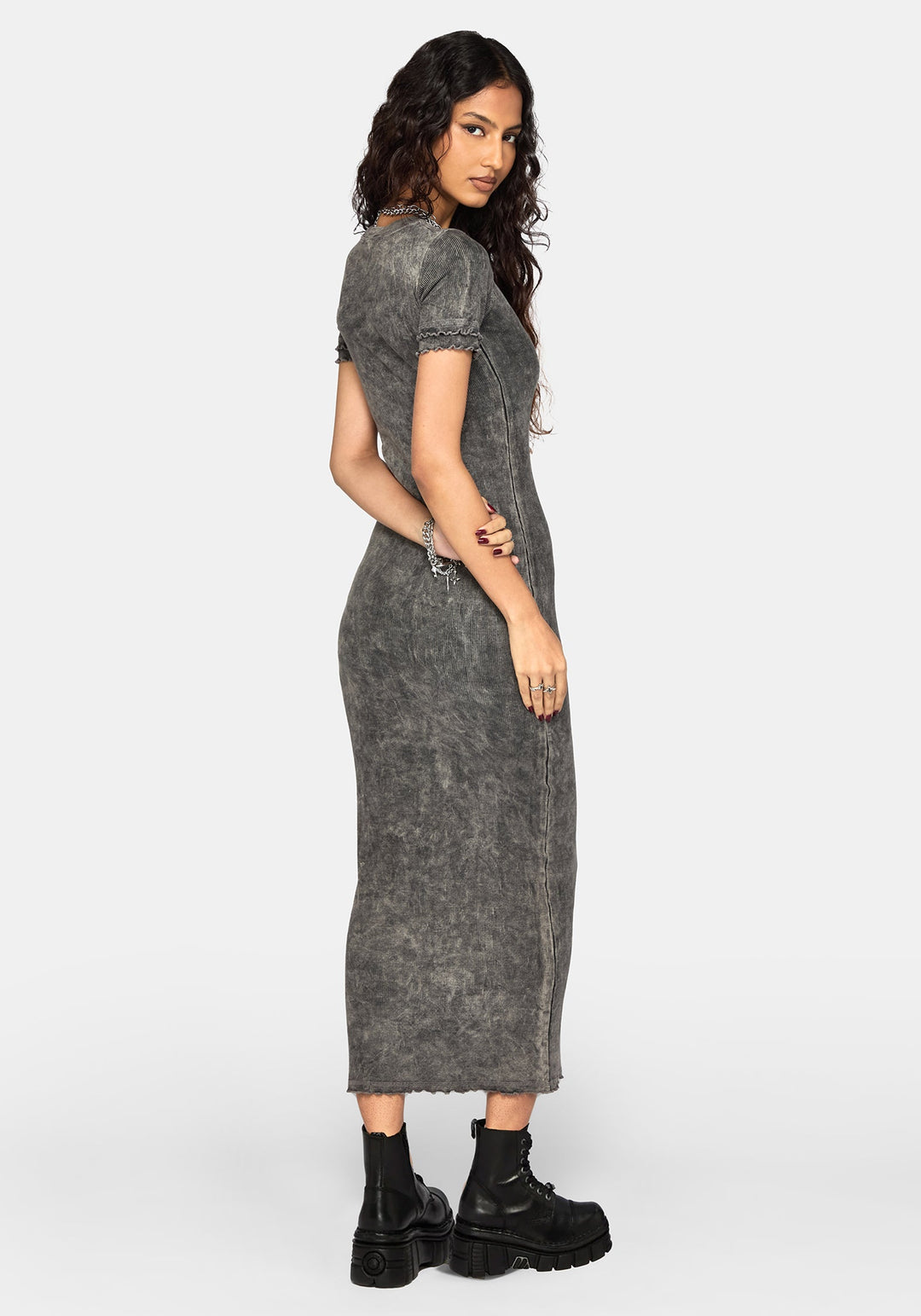 Věra – šedé žebrované midi šaty – fotografie 3