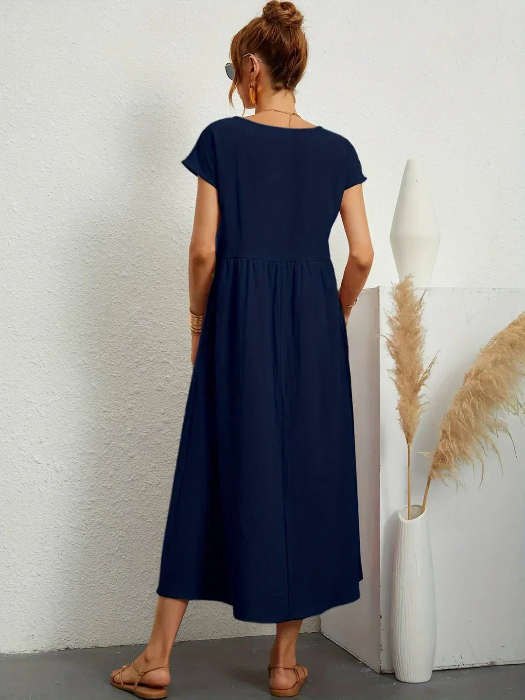 Ilona | Splývavé midi šaty s nadčasovou elegancí