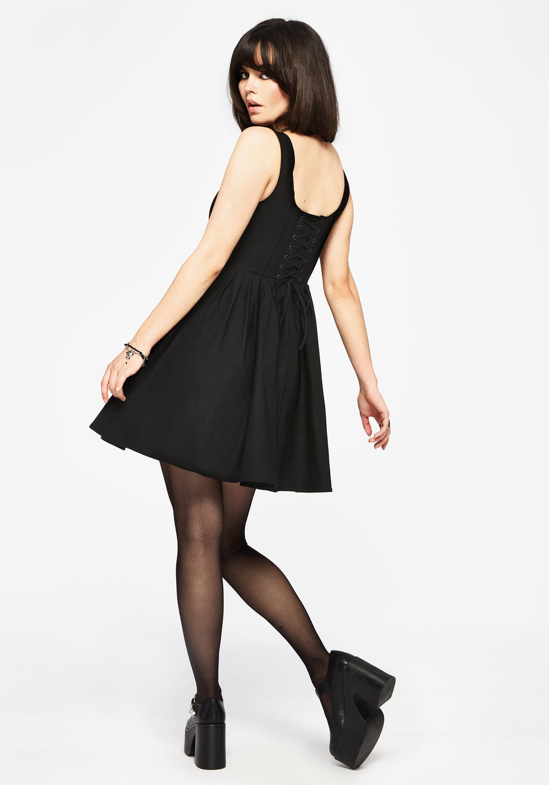 Dita – černé vyšívané mini šaty – fotografie 4