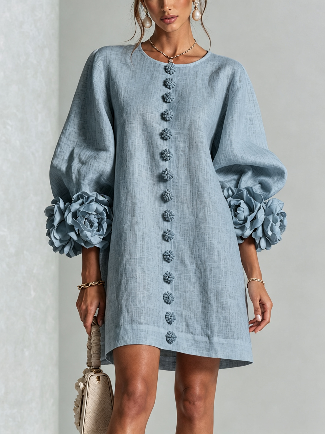 Iveta | Květinové mini šaty s knoflíkovou légou a výraznými květovými manžetami